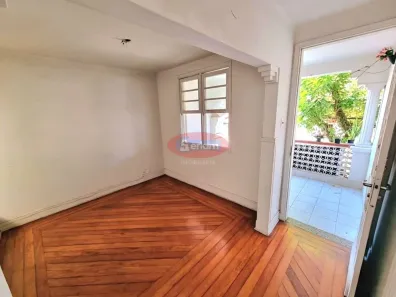 Casa com 3 Quartos à venda, 119m² no Pompéia, Santos