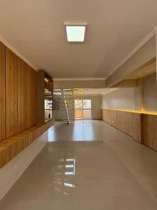Sobrado com 4 Quartos à venda, 215m² no Centro, Cascavel