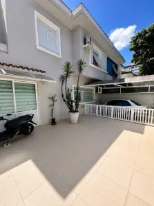 Casa com 3 Quartos à venda, 131m² no Embaré, Santos