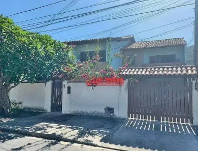 Casa com 3 Quartos à venda, 400m² no Piratininga, Niterói