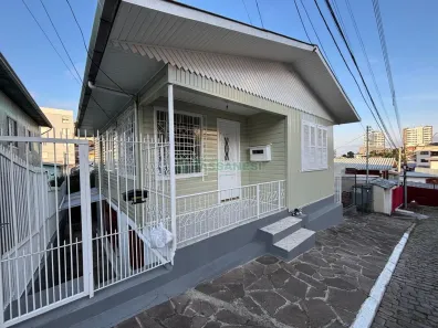 Casa com 3 Quartos para alugar, 92m² no Rio Branco, Caxias do Sul