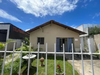Casa com 6 Quartos à venda, 360m² no Cordeiro, Recife