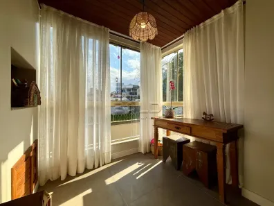 Apartamento com 2 Quartos à venda, 75m² no Coqueiros, Florianópolis