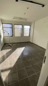 Sala Comercial para alugar, 50m² no Vila Mathias, Santos