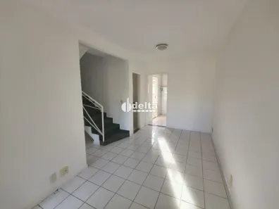 Casa de Condomínio com 2 Quartos para alugar, 110m² no Jardim Karaíba, Uberlândia