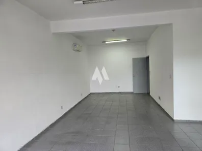 Sala Comercial com 3 Quartos para alugar, 130m² no Vila Mathias, Santos