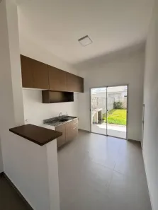 Casa com 3 Quartos para alugar, 250m² no Petrópolis, Várzea Grande