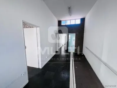 Casa com 1 Quarto para alugar, 82m² no Martins, Uberlândia