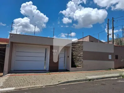 Casa com 3 Quartos à venda, 160m² no Conjunto Café, Londrina