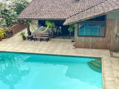 Casa com 5 Quartos à venda, 240m² no Mosela, Petrópolis