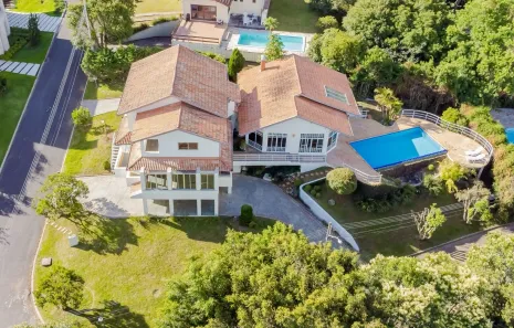Casa de Condomínio com 4 Quartos à venda, 539m² no Uberaba, Curitiba