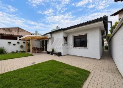 Casa com 3 Quartos à venda, 360m² no Itacorubi, Florianópolis
