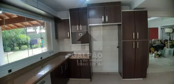 Sobrado com 4 Quartos para venda ou aluguel, 430m² no Morada dos Pinheiros (Aldeia da Serra), Santana de Parnaíba