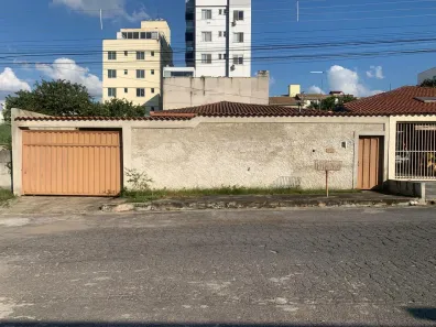 Casa com 3 Quartos para venda ou aluguel, 196m² no Guarujá, Betim