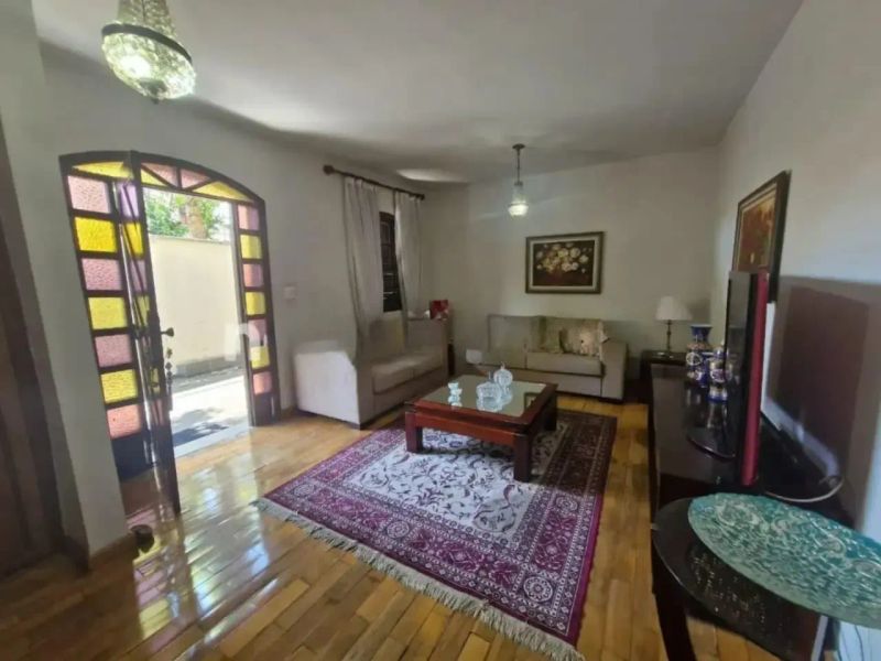 Casa com 4 quartos — Padre Eustáquio, Belo Horizonte