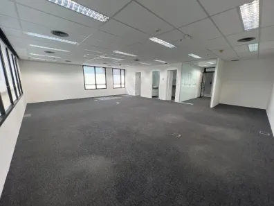 Sala Comercial para venda ou aluguel, 100m² no Vila Olímpia, São Paulo