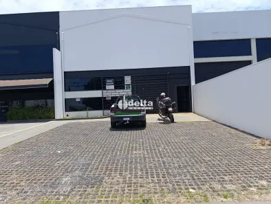 Ponto Comercial para alugar, 359m² no Alto Umuarama, Uberlândia
