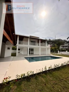 Casa com 4 Quartos à venda, 400m² no Fazenda Palao (Alpes de Guararema), Guararema