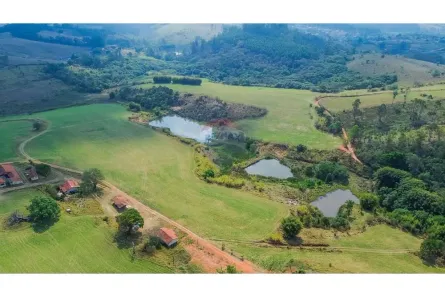 Fazenda/Sítio com 3 Quartos à venda, 200m² no Arara dos Pereiras, Bragança Paulista