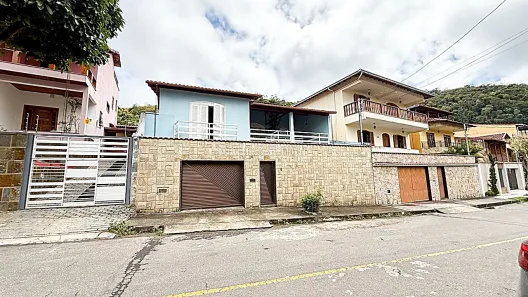 Casa com 3 Quartos à venda, 450m² no Jardim do Sol, Juiz de Fora
