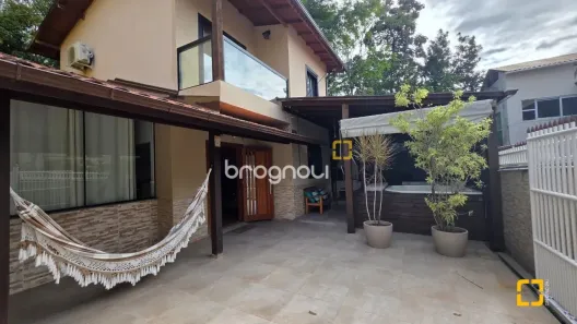 Casa com 3 Quartos à venda, 100m² no Rio Tavares, Florianópolis
