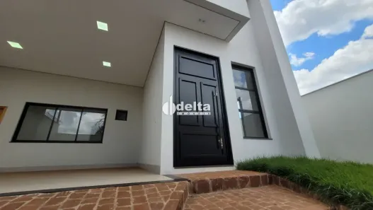 Casa com 3 Quartos à venda, 330m² no Cidade Jardim, Uberlândia