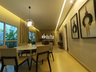 Casa com 3 Quartos à venda, 200m² no Jardim Inconfidência, Uberlândia