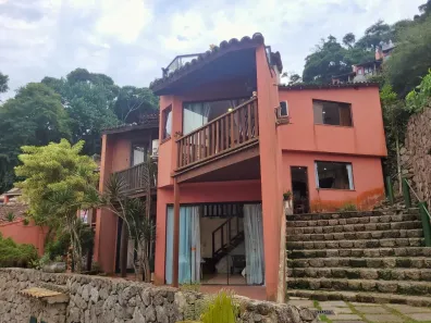 Casa com 3 Quartos para alugar, 120m² no , Angra dos Reis