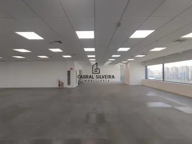 Sala Comercial para alugar, 789m² no Parque Industrial Tomas Edson, São Paulo