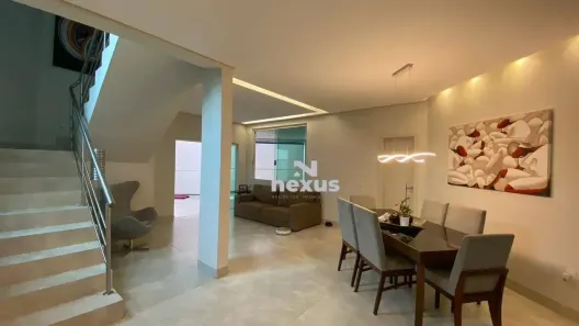 Casa de Condomínio com 3 Quartos à venda, 300m² no Aclimação, Uberlândia