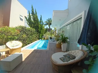 Casa com 5 Quartos à venda, 600m² no Fazendinha, Itajaí