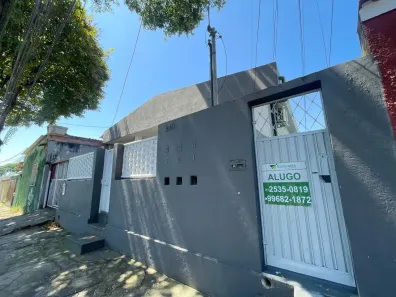 Casa com 2 Quartos para alugar, 60m² no Floramar, Belo Horizonte