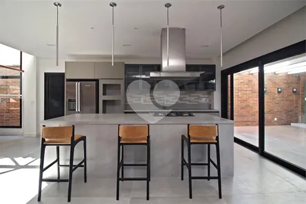 Sobrado com 4 Quartos à venda, 550m² no Jardim Paulistano, São Paulo