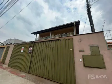 Sobrado com 5 Quartos à venda, 212m² no Lago Igapó, Londrina
