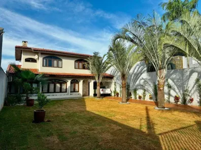 Sobrado com 4 Quartos à venda, 378m² no Parque São Paulo, Cascavel