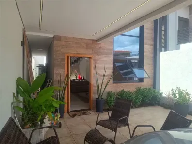 Sobrado com 5 Quartos à venda, 300m² no Interlagos, São Paulo