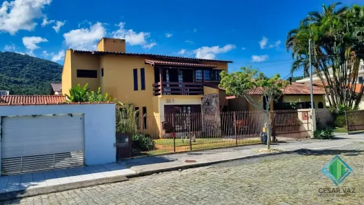 Apartamento com 6 Quartos à venda, 186m² no Itacorubi, Florianópolis