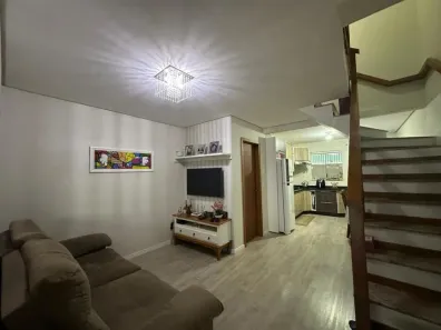 Sobrado com 2 Quartos à venda, 64m² no Espinheiros, Joinville