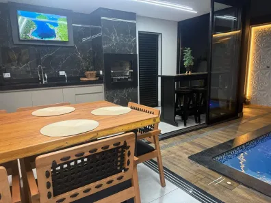 Casa com 3 Quartos à venda, 190m² no Jardim Patrícia, Uberlândia