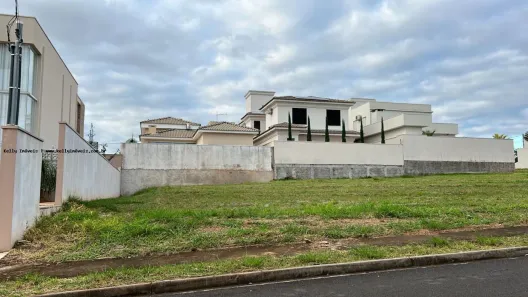 Lote/Terreno à venda, 300m² no Parque Residencial Mart Ville, Presidente Prudente