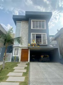 Casa de Condomínio com 3 Quartos à venda, 200m² no Suru, Santana de Parnaíba