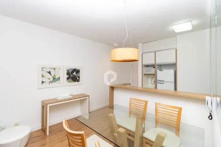 Apartamento com 2 Quartos para alugar, 66m² no Centro Cívico, Curitiba