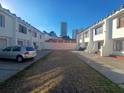 Sobrado com 2 Quartos à venda, 68m² no Jardim Cerro Azul, Maringá