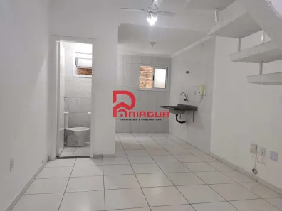 Sobrado com 2 Quartos à venda, 65m² no Canto do Forte, Praia Grande