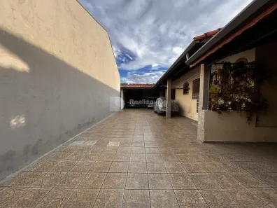 Casa com 2 Quartos à venda, 195m² no Chácara Leal, Taubaté