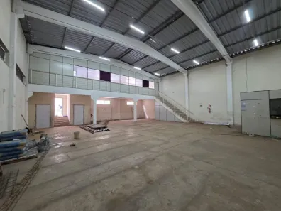 Galpão/Depósito/Armazém para alugar, 260m² no Marta Helena, Uberlândia