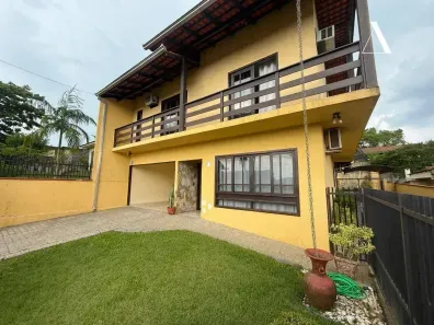 Casa com 3 Quartos à venda, 226m² no João Costa, Joinville