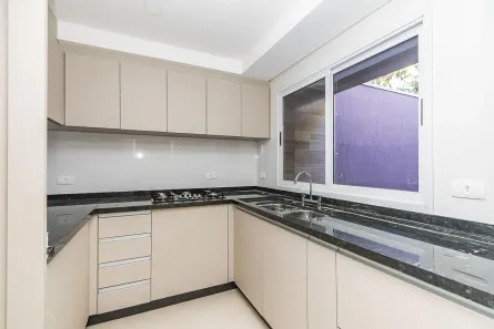 Sobrado com 3 Quartos à venda, 147m² no Cidade Industrial, Curitiba