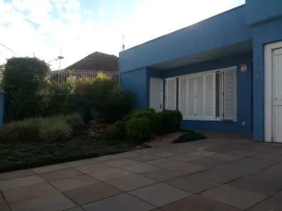 Casa com 3 Quartos para alugar, 180m² no Passo da Areia, Porto Alegre