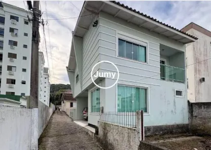 Casa com 2 Quartos para alugar, 100m² no Coqueiros, Florianópolis